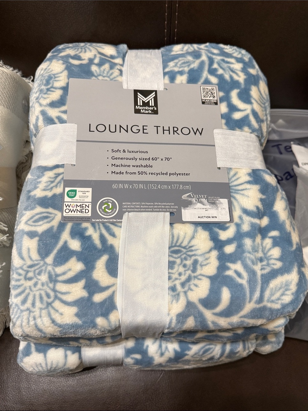 Member's Mark Blue Patterned Lounge Throw - Soft & Cozy